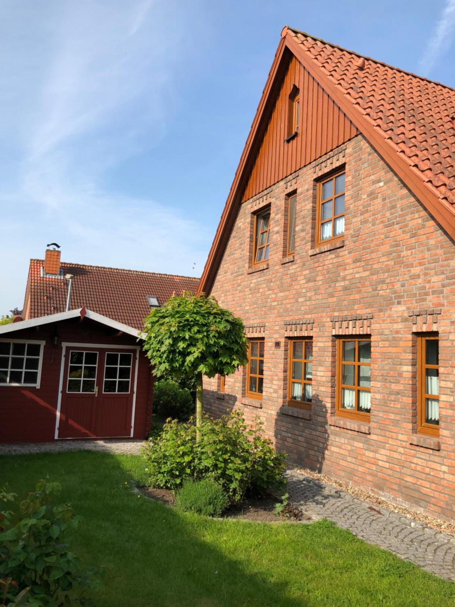 Ferienhaus Henny: 6 Geh-Minuten Vom Hafen. Privater Garten Jemgum Bagian luar foto